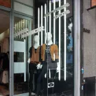 La imagen 1 de la Empresa GUSTAVO BELLIZZI VISUAL MERCHANDISING Fabricante de vidrio en Capital Federal AR-B