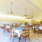 La imagen 5 de la Empresa HOTEL DE FRANCE Hoteles con Sala de Juegos en Rio Ceballos AR-X